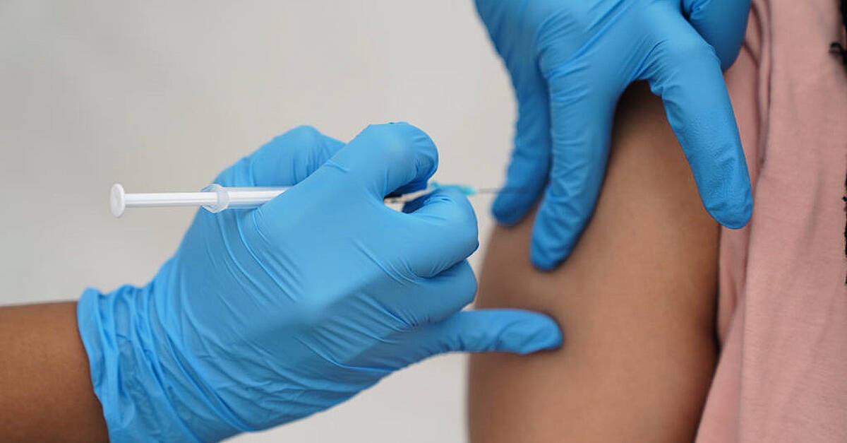 Covid-19 vaccine coverage exceeds 83% in the majority of regions