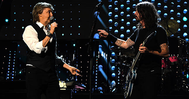 WATCH Foo Fighters Mark Rock And Roll Hall Of Fame Induction With