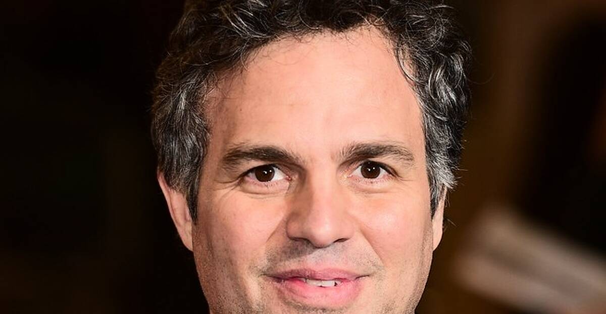 Lots Of Famous People Promise A Mark Ruffalo Nude Scene If Trump Isn