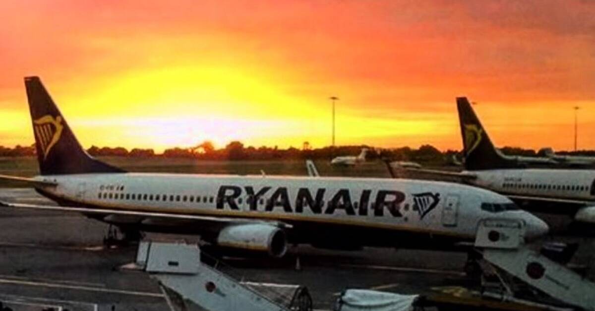 Ryanair Secures Largest Ever Irish Order For 300 Planes Shannonside Ie