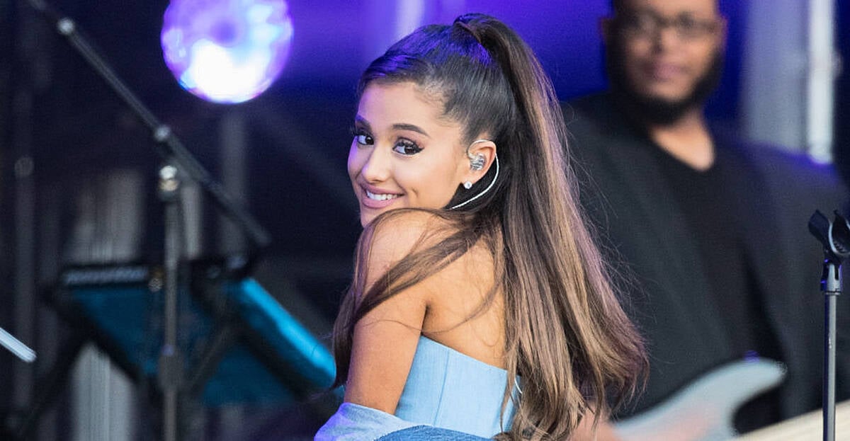 Ariana Grande Breaks Down During Gig In Mac Miller S Hometown SPIN1038