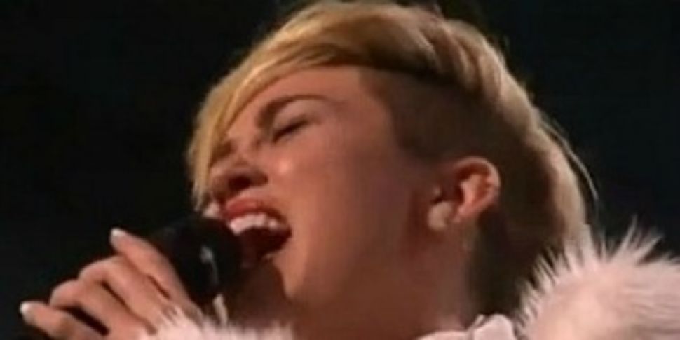 Miley's on-stage tears for Lia...