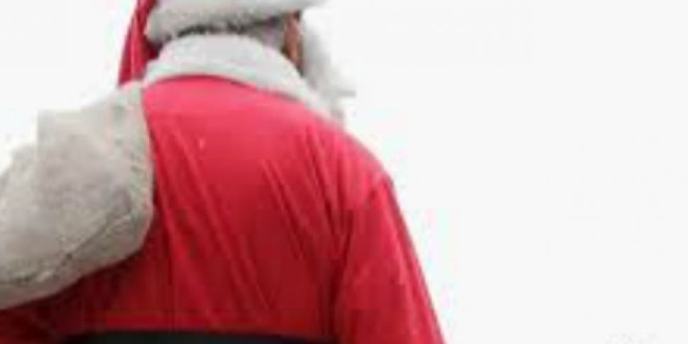 Man Dressed As Santa Robs Post...