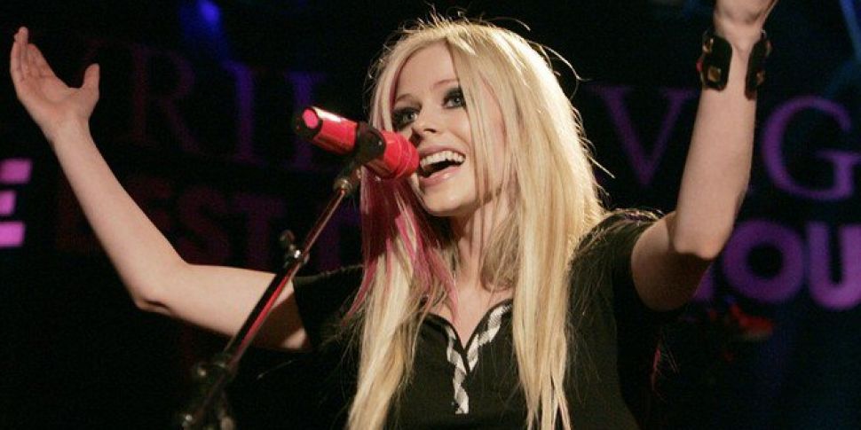 Avril Lavigne Releasing New Al...
