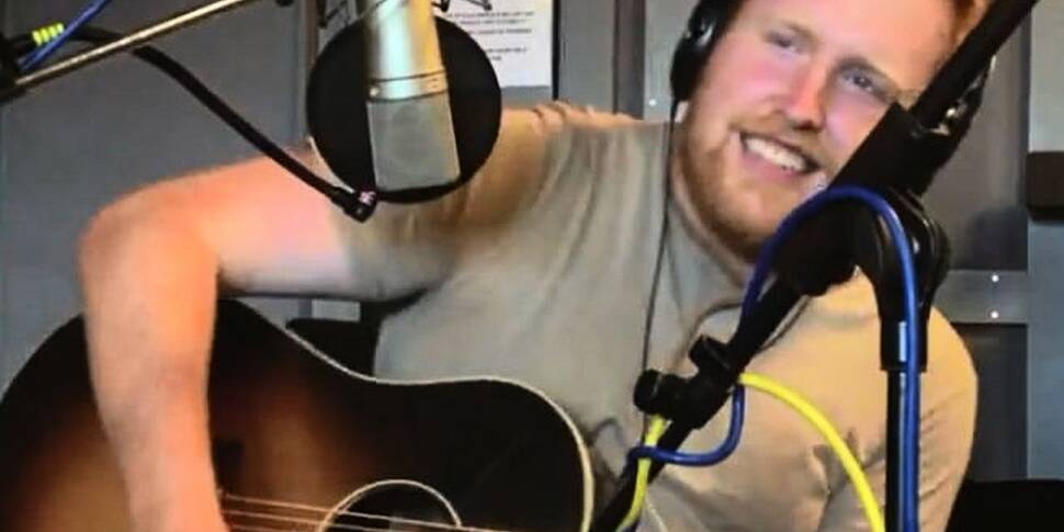 Gavin James Live On The Big Ri...