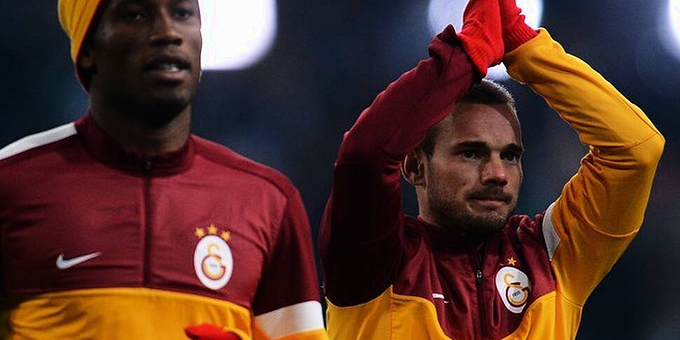 Galatasaray Reach Last 16 Afte...