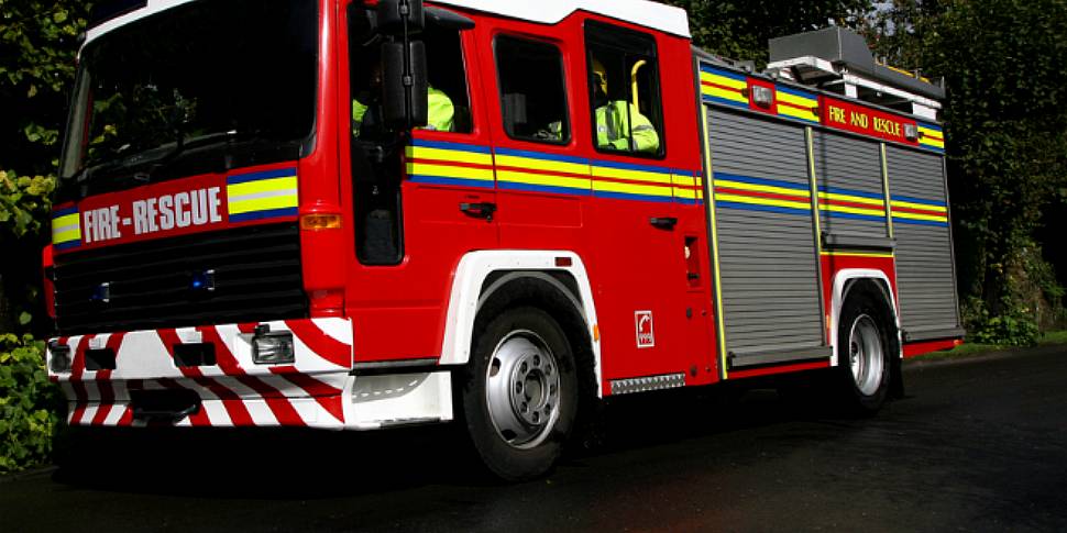 Three rescued after fire in Da...