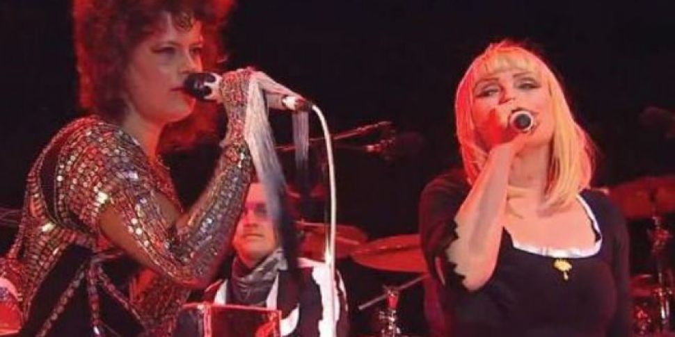 VIDEO: Debbie Harry sings with...