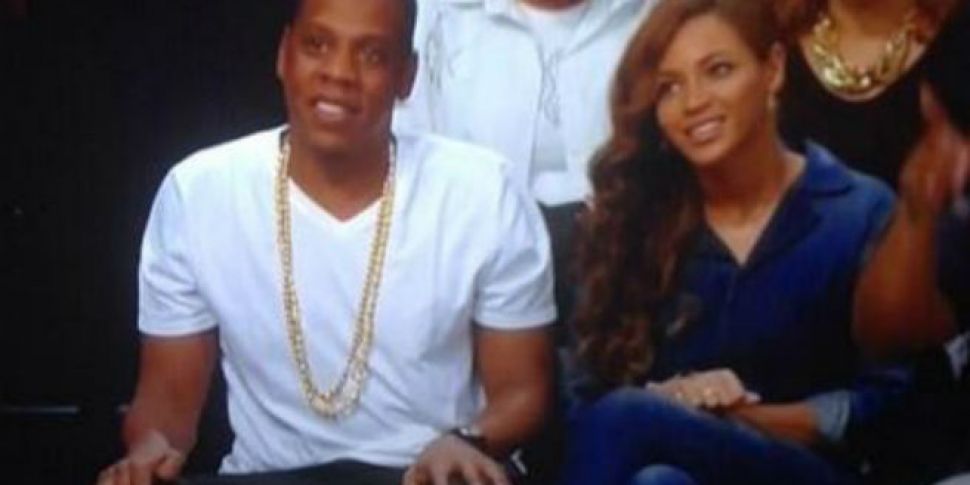 Beyonce and Jay Z smile for th...
