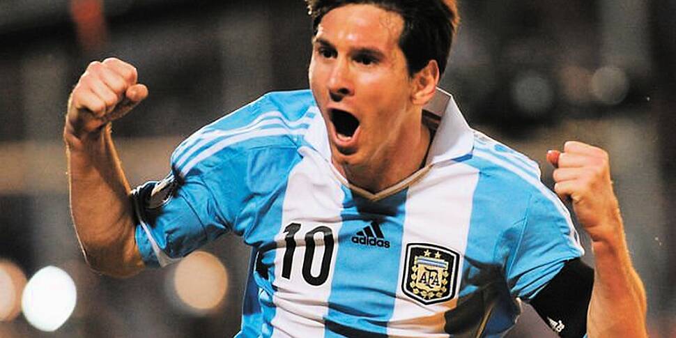 Messi Lights Up the Maracana i...