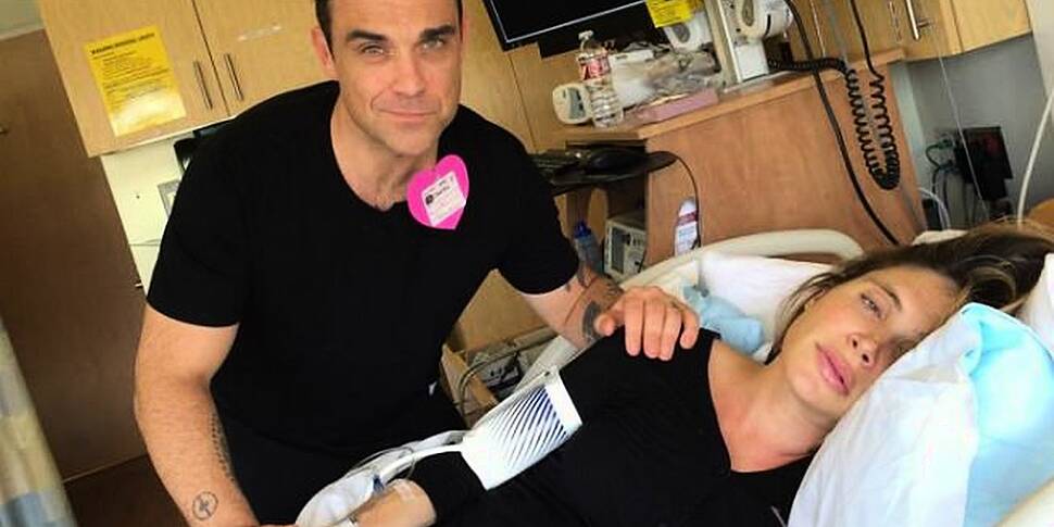 Robbie Williams live blogs the...