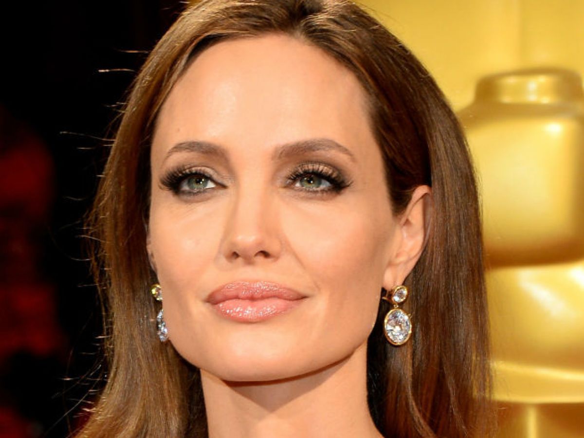 Angelina Jolie To Produce New Irish Animated Movie 