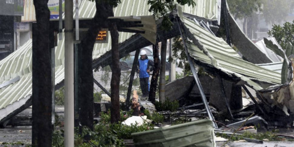 6 Dead As Typhoon Sweeps Acros...