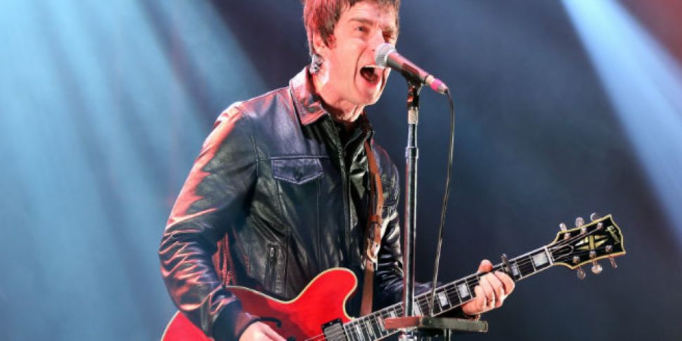 Noel Gallagher Dedicates Perfo...