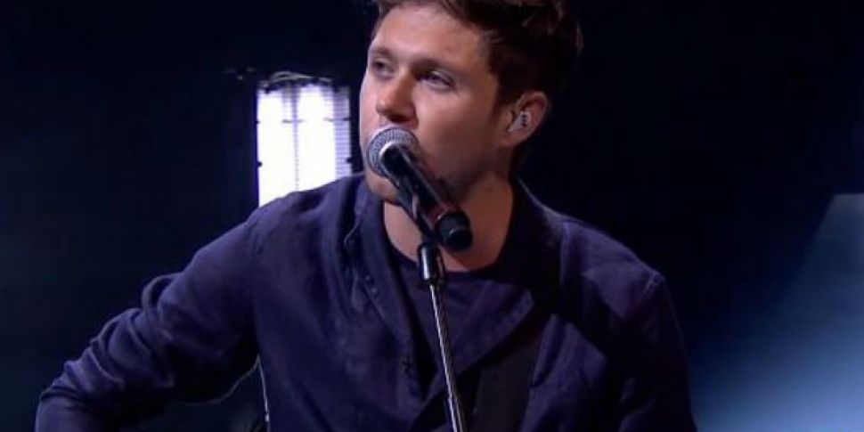 Niall Horan Performs 'This...