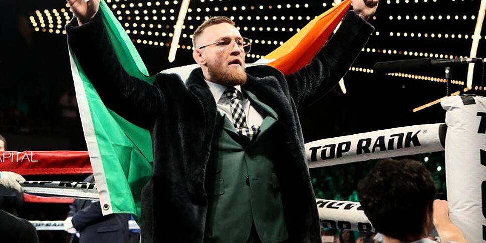 Conor McGregor apologises for...