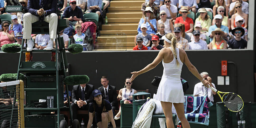 Wozniacki fumes at hawk-eye fo...