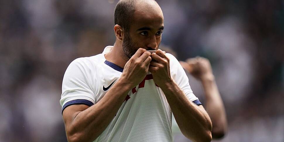 Lucas Moura signs new Spurs co...