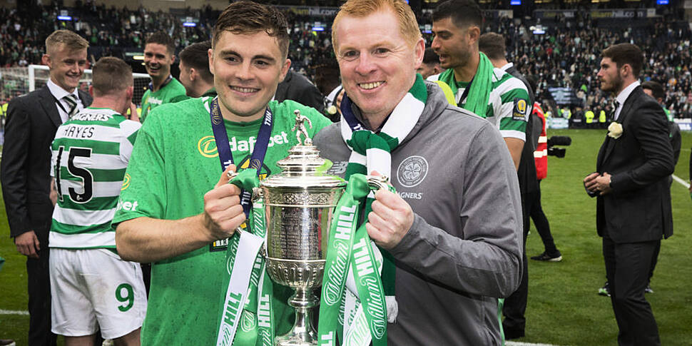 James Forrest signs new four-y...