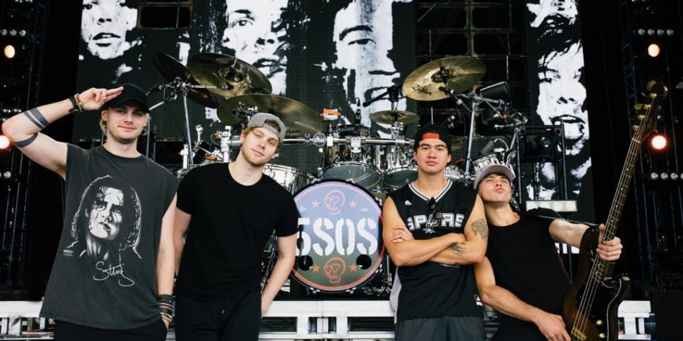 5 Seconds Of Summer Announce 3...
