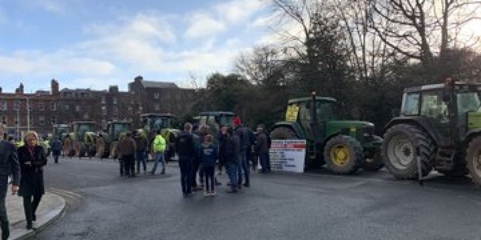 Farmers Return To Dublin Shutt...