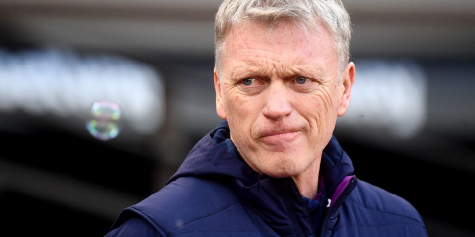 David Moyes self-isolating fol...