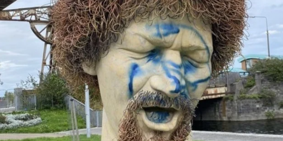 Luke Kelly Statue Vandalised F...