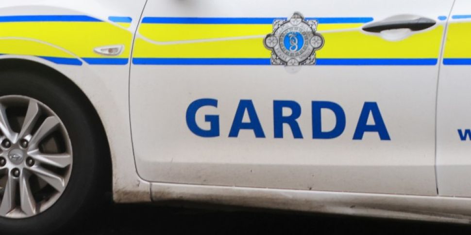 Man And Woman Assaulted By Gro...