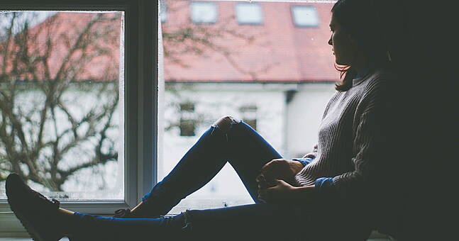 Psychologist Shares Tips For Getting Through Lockdown Emotions - Vimarsana News