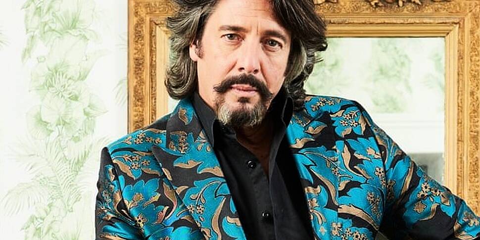 Laurence Llewelyn Bowen Confir...