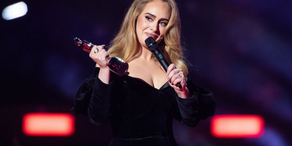 Adele Announces Break From Mus...