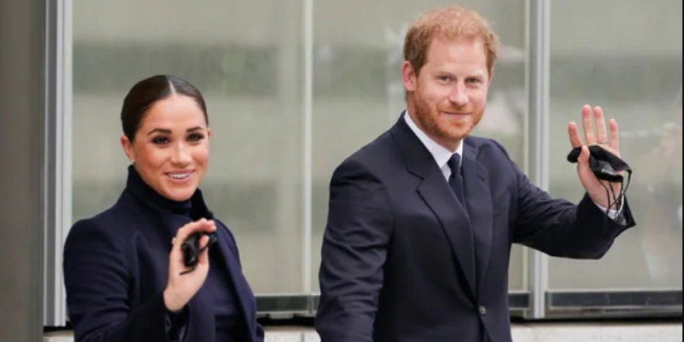 FIRST LOOK: Harry and Meghan R...