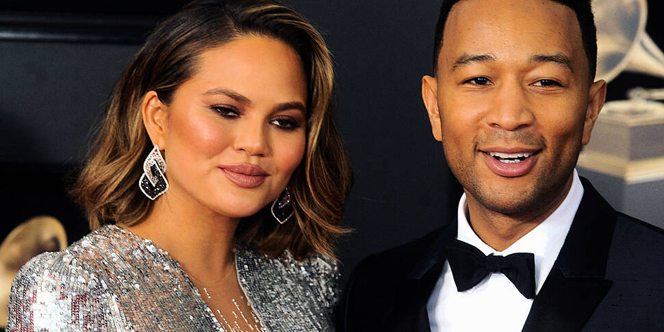 Chrissy Teigen Praised For 'Be...