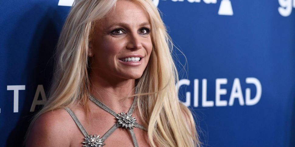 Britney Spears' Hits Back At R...