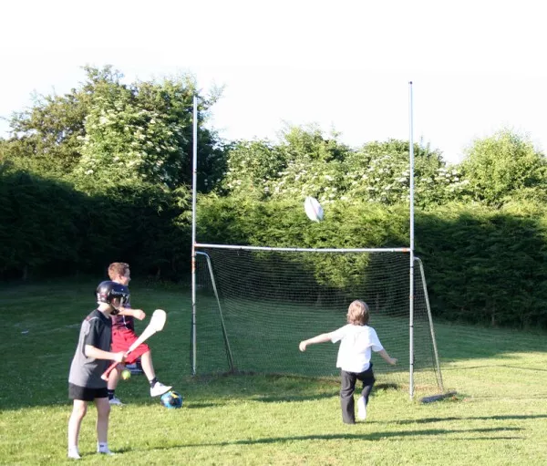 10ft  Rugby & Soccer Goal 2 in 1 Set (600 x 511)