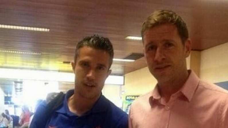 Enda Muldoon Obliges Robin Van Persie For Photo