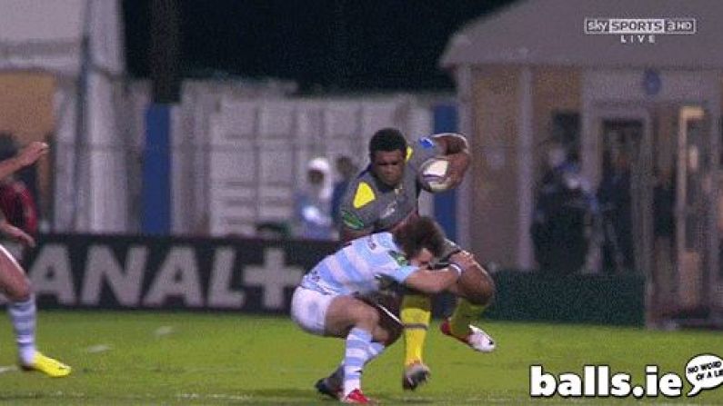 GIF: Clermont's Nalaga Gets Yellow Card For Knee To Racing Metro Winger's Head