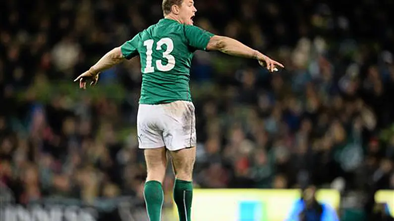 GIF: Sublime Brian O'Driscoll Through-The-Legs Pass