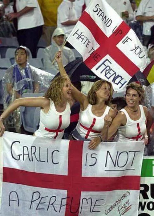 https://img.resized.co/balls_ie/eyJkYXRhIjoie1widXJsXCI6XCJodHRwczpcXFwvXFxcL21lZGlhLmJhbGxzLmllXFxcL3VwbG9hZHNcXFwvMjAxMlxcXC8wNlxcXC9mcmVuY2guanBnXCIsXCJ3aWR0aFwiOlwiNTAwXCIsXCJoZWlnaHRcIjpcIjcwMlwiLFwiZGVmYXVsdFwiOlwiaHR0cHM6XFxcL1xcXC93d3cuYmFsbHMuaWVcXFwvaW1hZ2VzXFxcL2JyYW5kLWltYWdlLmpwZ1wiLFwib3B0aW9uc1wiOntcIm91dHB1dFwiOlwid2VicFwiLFwicXVhbGl0eVwiOjk5fX0iLCJoYXNoIjoiMDk4N2Y3YzI2NzhiOTM2YWE2Zjg1ODRlZjgwMTM1ZGIxNDg2YWM5OSJ9/wow-these-female-england-supporters-really-hate-france.jpg