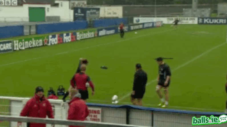 GIF: Ulster's Paddy Jackson kicks a penalty from the corner flag.