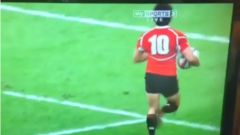 Vine: Amazing Swan Dive Fail From The Hong Kong Sevens
