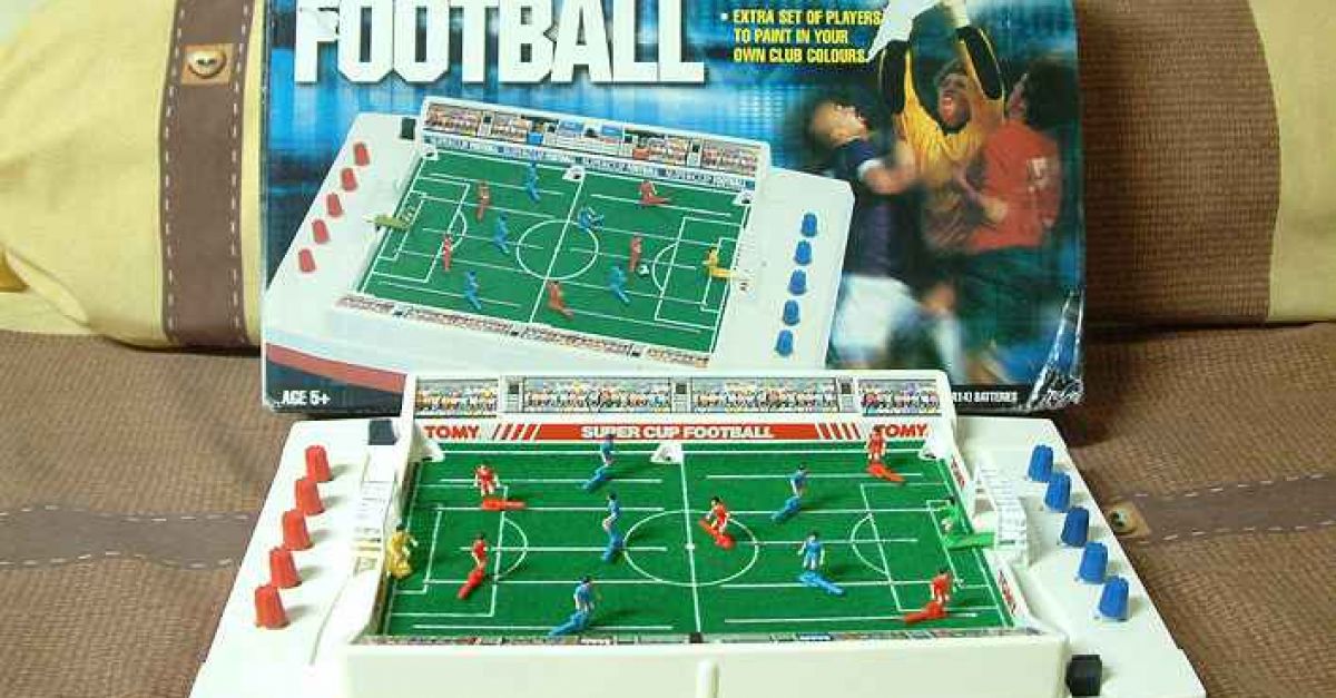 Tomy Genuine Super Cup Football Spare Right Red Player x1 