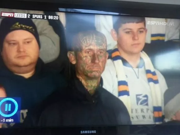 Leeds-fan-with-his-whole-head-tattooed-580x435