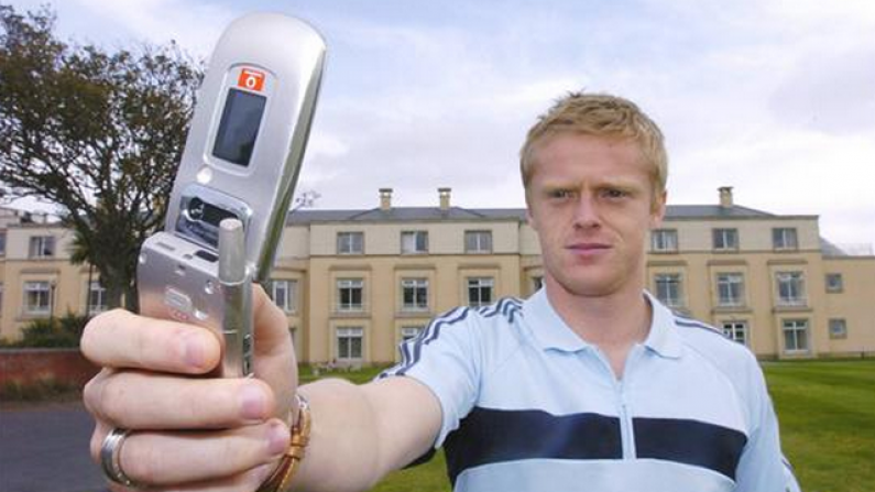 18 Photos That Prove Irish Sport Stars Are Simply Sensational At Selling Phones