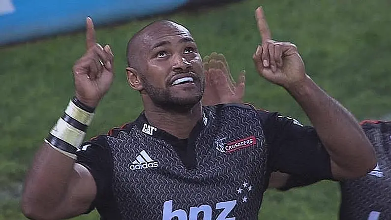 Fiji's Nemani Nadolo Proves That London Hotels Are Not Equipped For A Man Of His Size