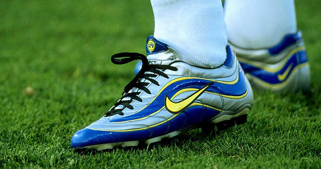 new r9 boots