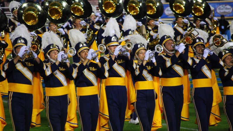 Why Irish Sports Desperately Need College Football Marching Bands