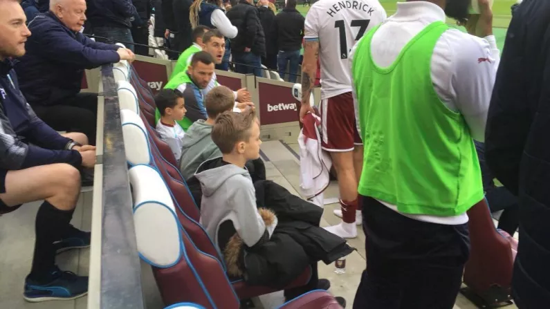 Jeff Hendrick Praised For Helping Young Fans Amid Toxic West Ham Atmosphere