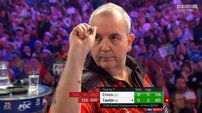 Phil Taylor Gave The Middle Finger To The Crowd During World Championship Final