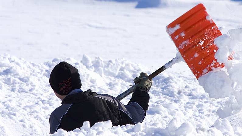 'Serves The Pricks Right' Says Country People Looking At Snow In Dublin